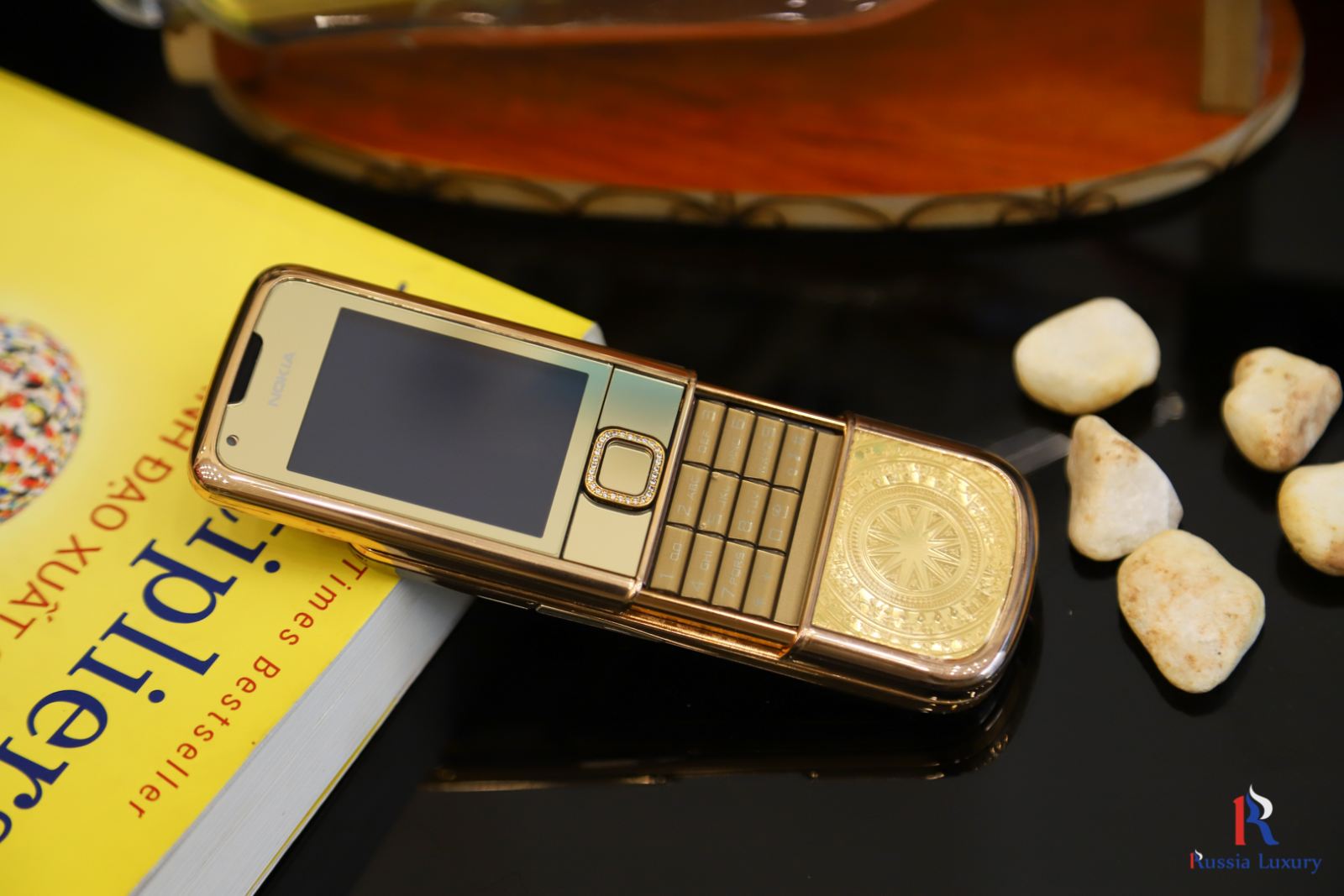Nokia 8800 Rose Gold Arte – Đẳng cấp điện thoại cổ